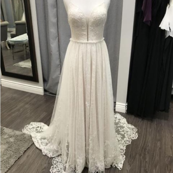 Chic Nostalgia Selene Wedding Dress - Picture 8 of 9